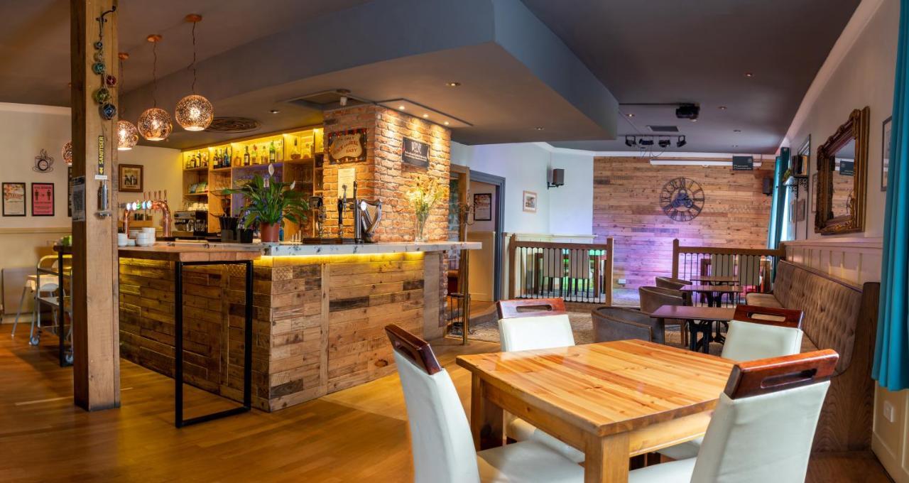 The Walnut Tree Inn Blisworth Zewnętrze zdjęcie