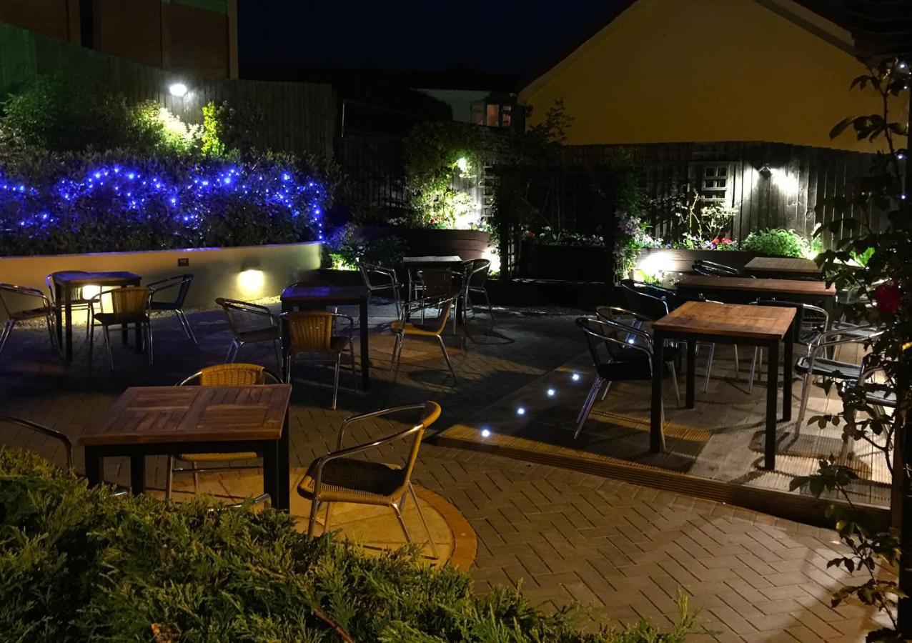 The Walnut Tree Inn Blisworth Zewnętrze zdjęcie